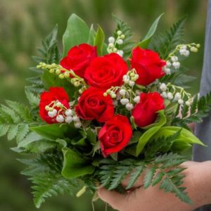 Petit Bouquet de Muguet et petites roses rouges