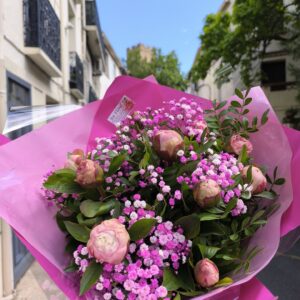 Bouquet pivoine et gypso rose