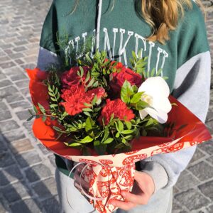 Bouquet valentin rouge orchidée avec vase inclus